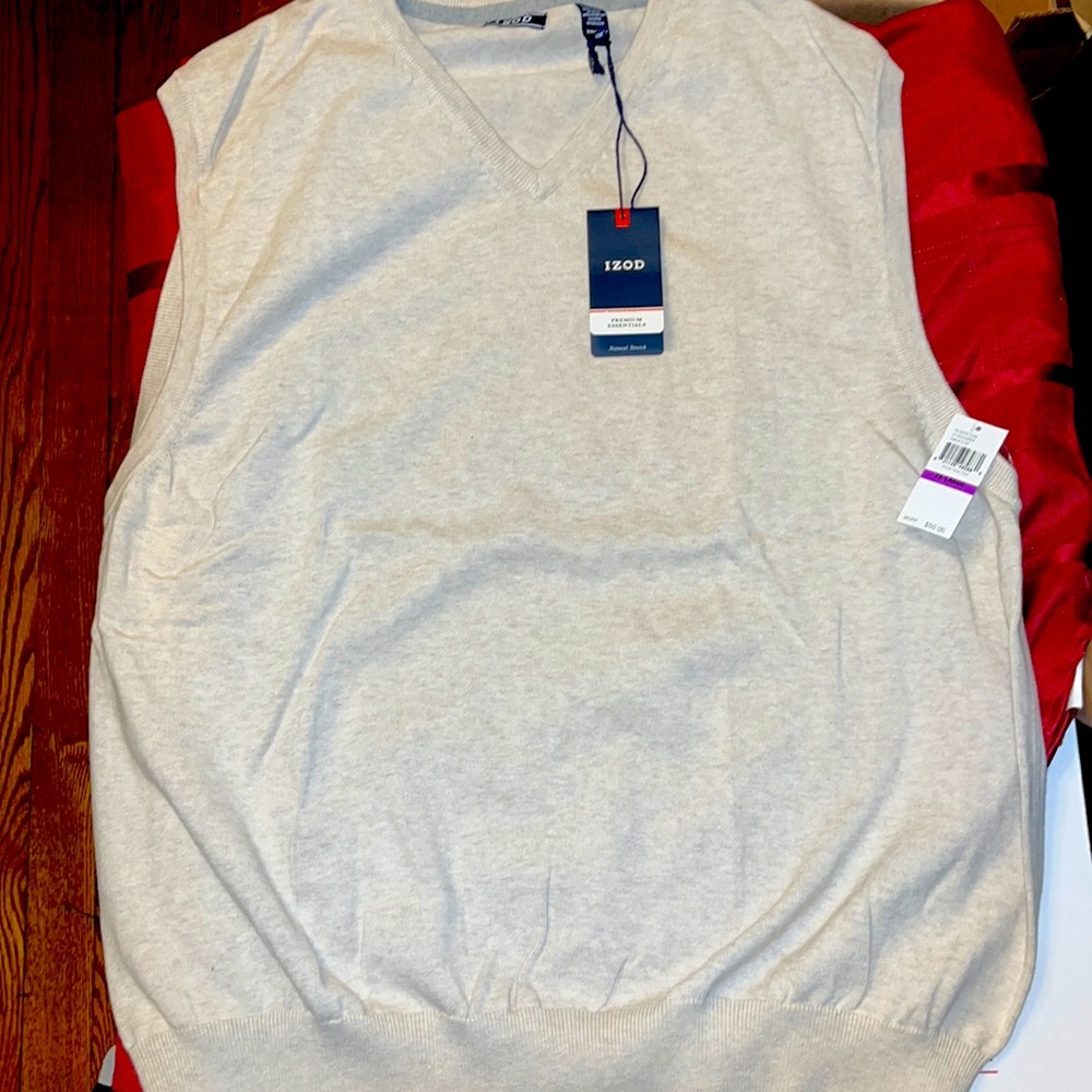 Izod sleeveless sweater